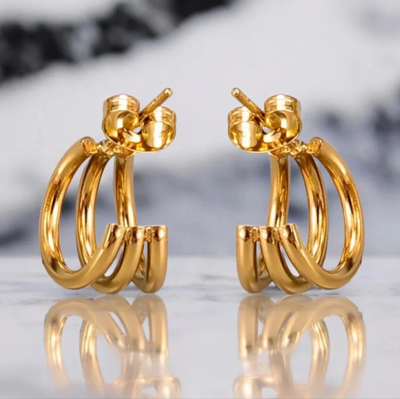 🆕️Stylish Minimalistic Hypoallergenic Dainty Elegant Triple C-Hoops Earrings - Picture 6 of 10